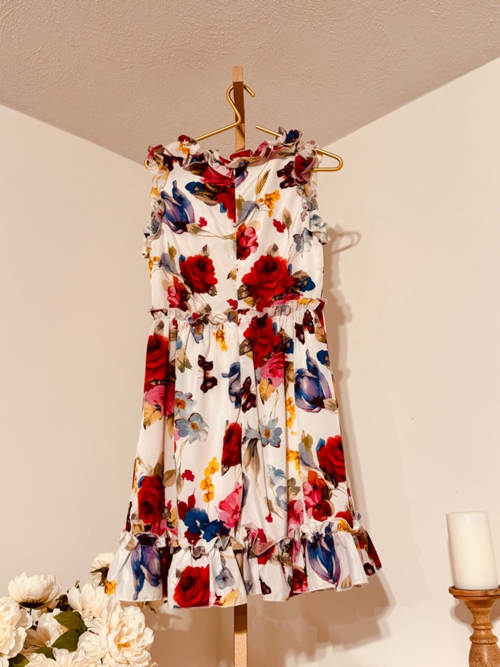 Dolce & Gabbana White Floral Ruffle Dress with Red & Blue Accents - Picture 5 of 7